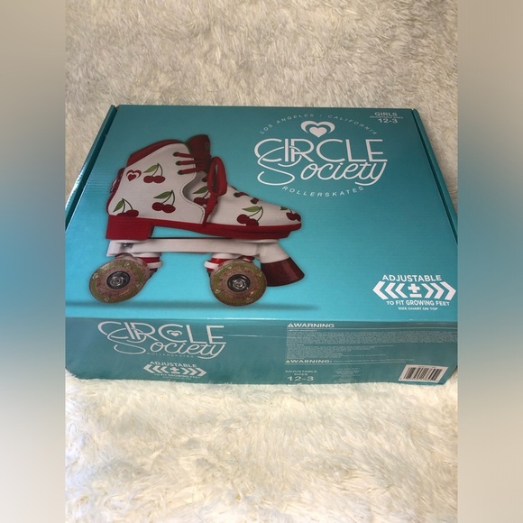 🍒Cherry Roller Skates - Circle Society girls 12-3 adjustable skates. NWT🍒 - Picture 5 of 14